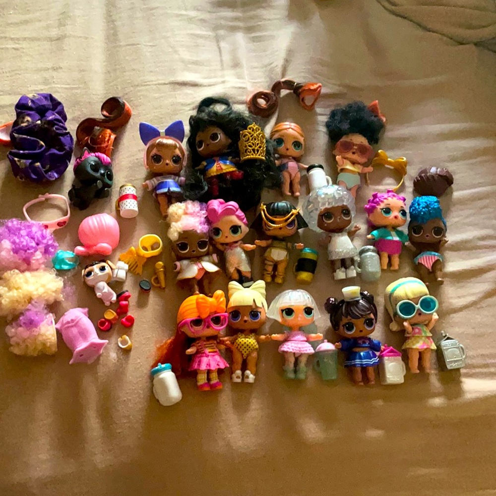 Lol Dolls And Extra Accessories